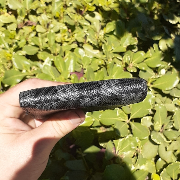 Mens Multiple Wallet in Damier Graphite Canvas - Picture 8 of 9